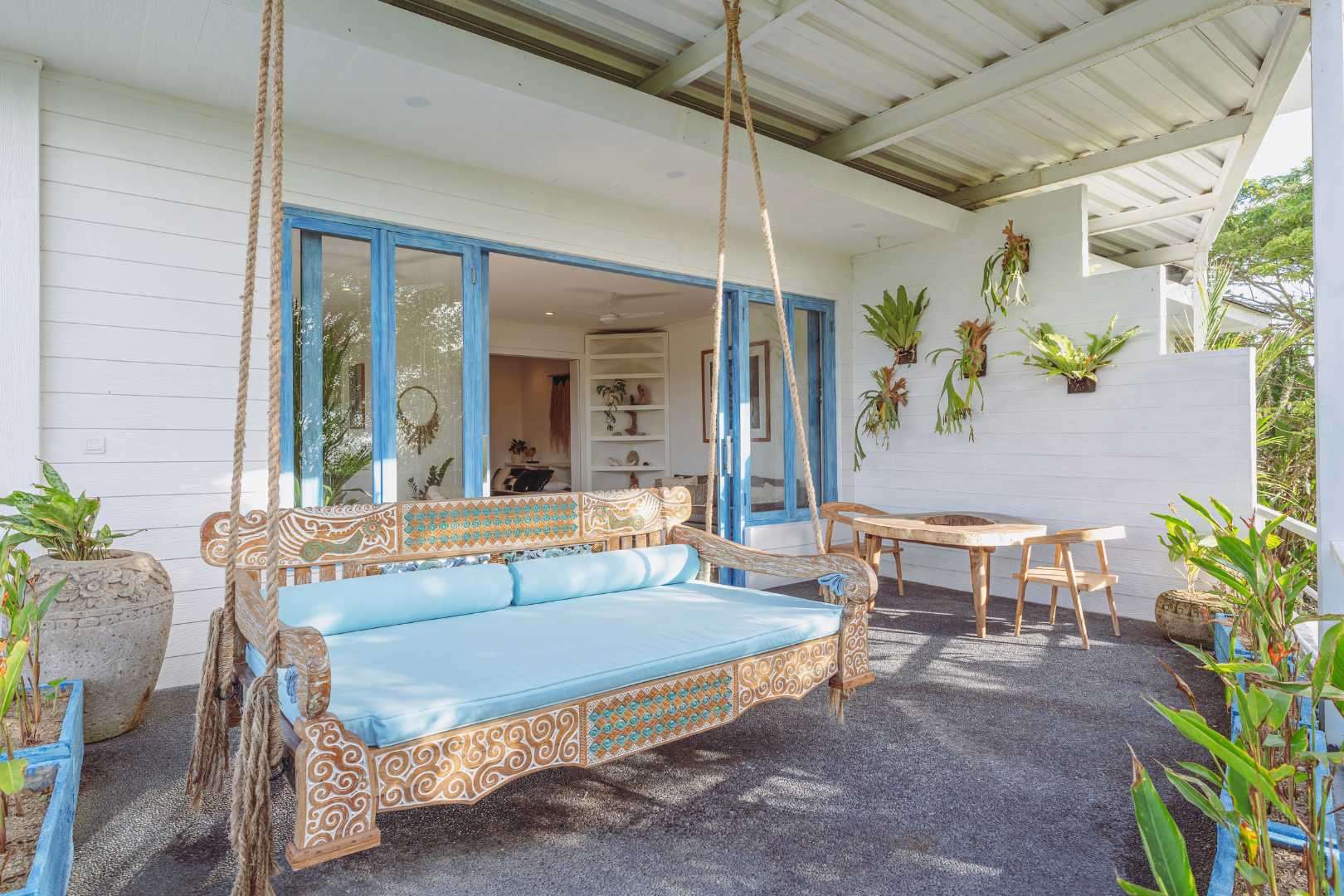 Cozy Beach House - Beach View