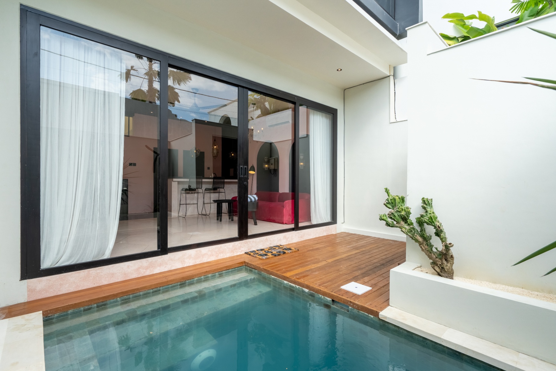 Liminal - 1BR Vibrant Villa Near Batu Bolong Beach