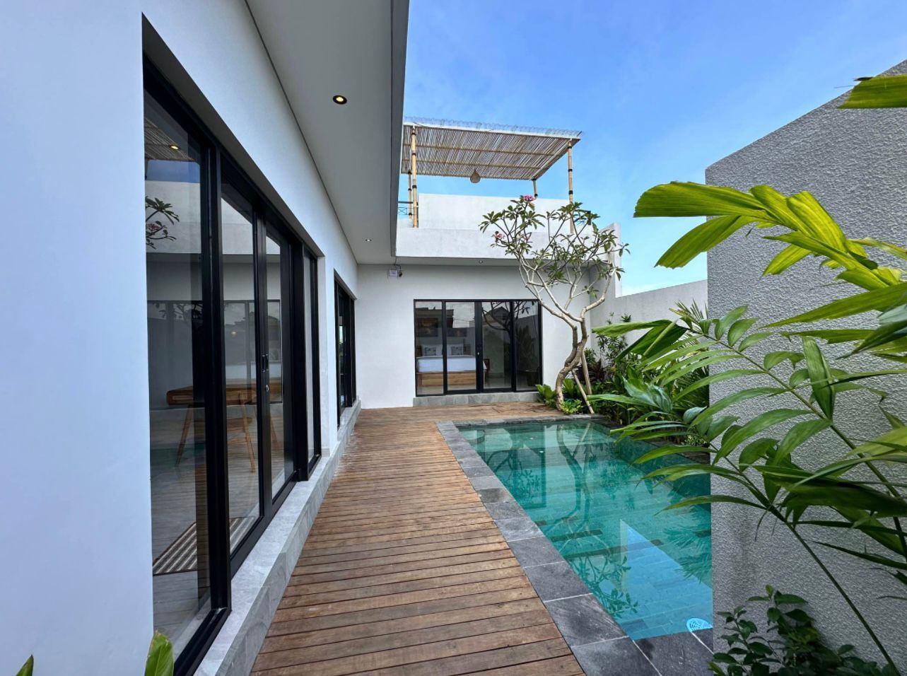 2 BR ENCLOSED LIVING VILLA 🏠 AVAILABLE FOR RENT ‼️ Close from OBSIDIAN & WRONG gym with a rice field view 🌾 