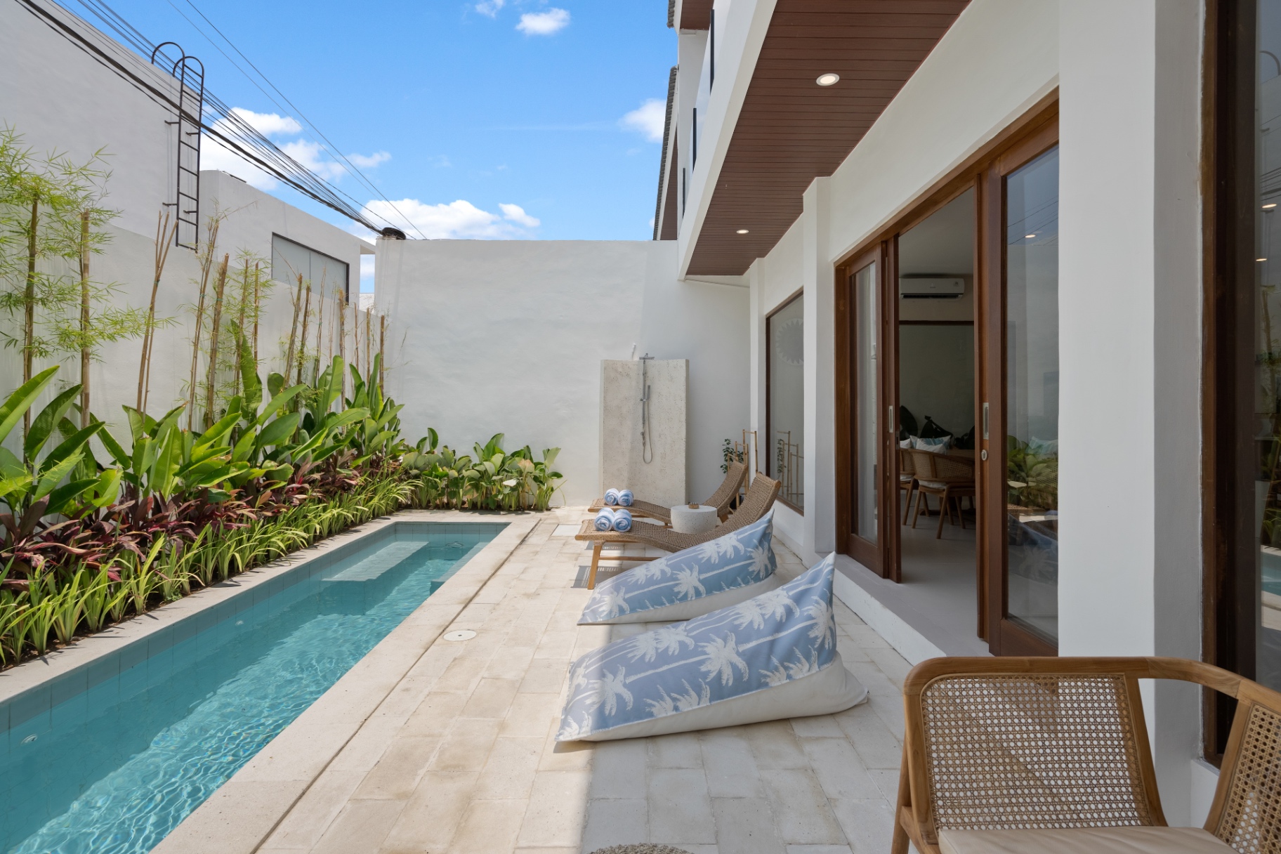 Roselle - 2BR Charming Canggu Villa Pool & Balcony