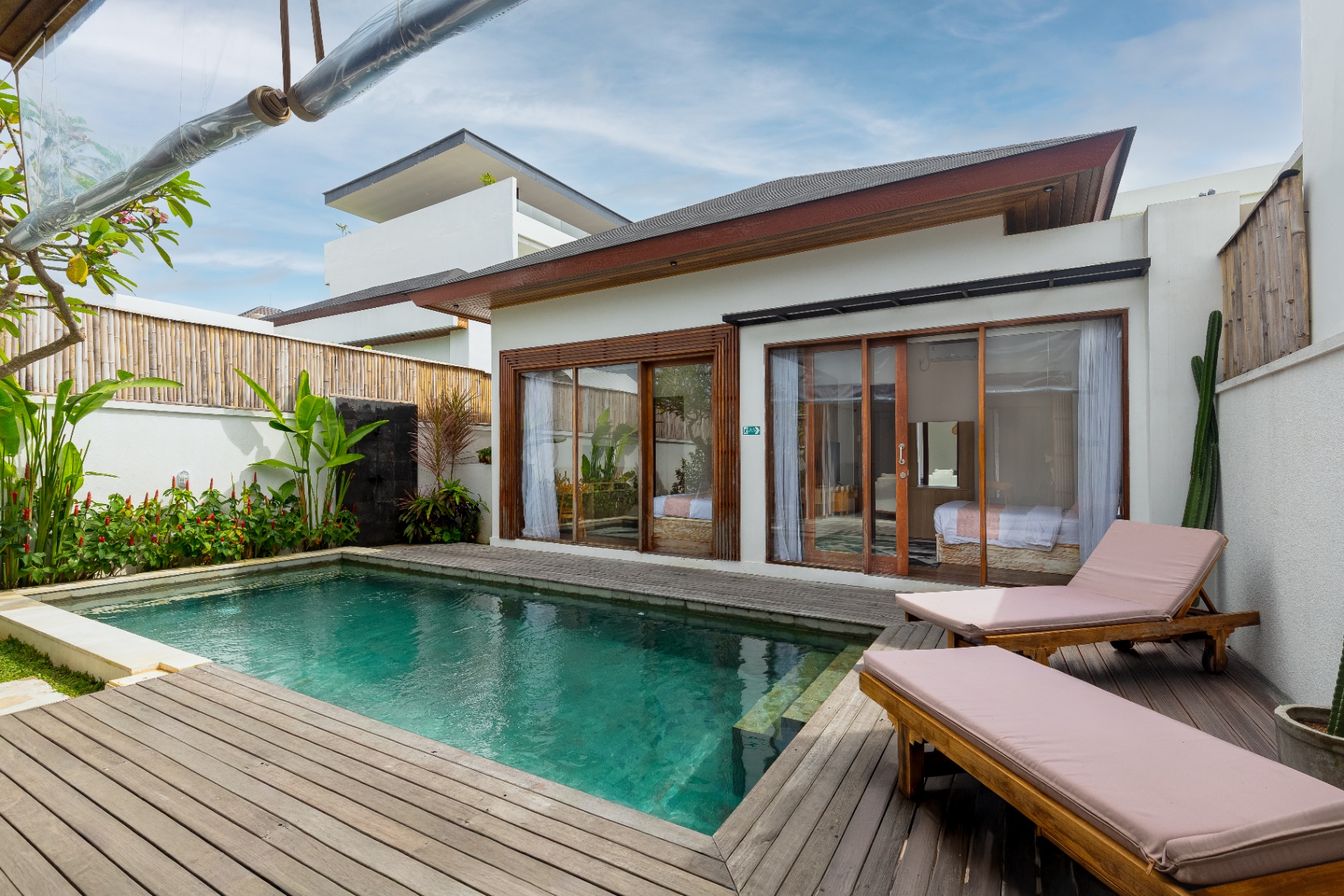 Charming Private Pool Villa Close to the Beach