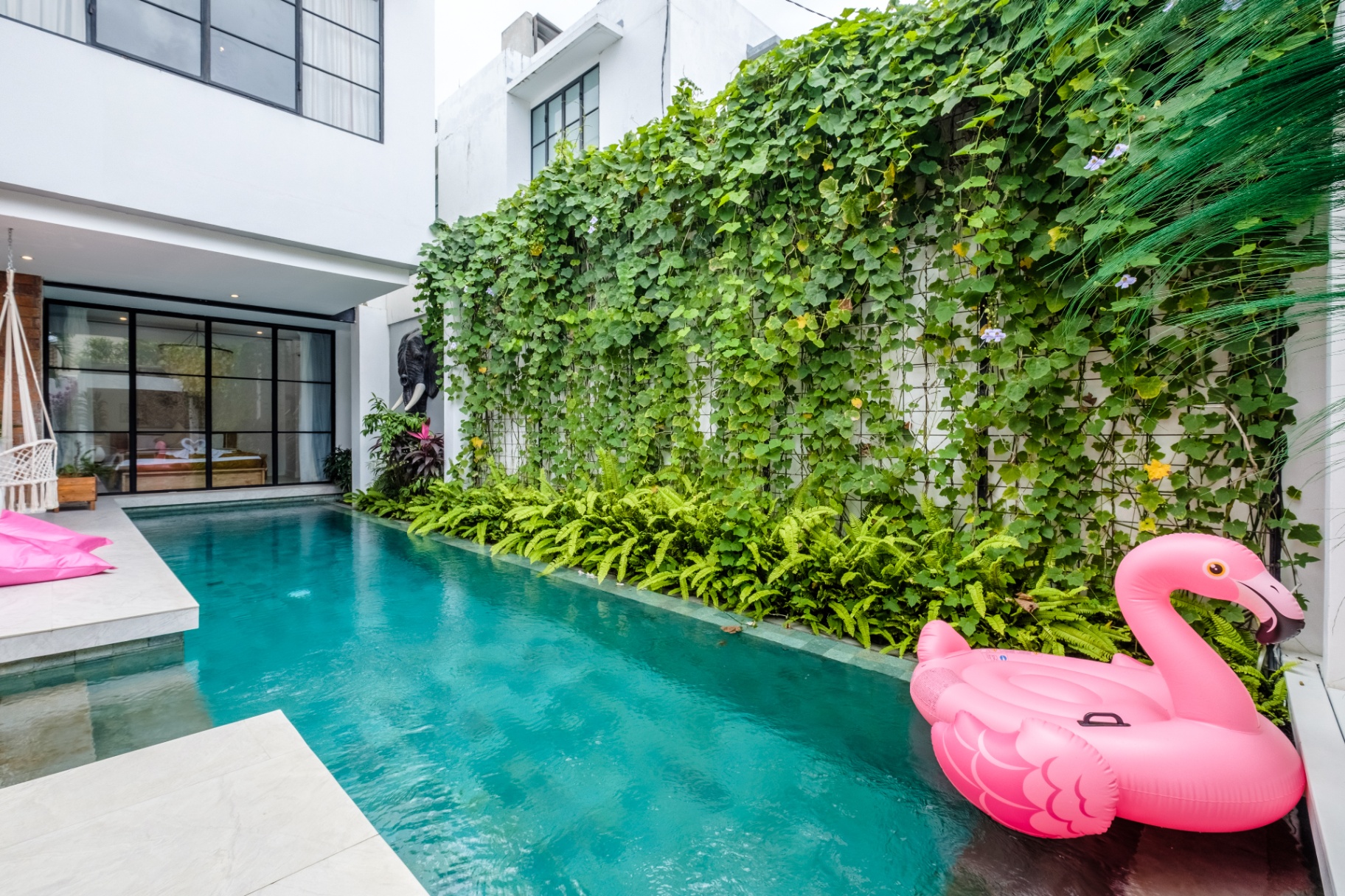 Maison- 4BR Artistic Designer Villa w/ Pool Canggu