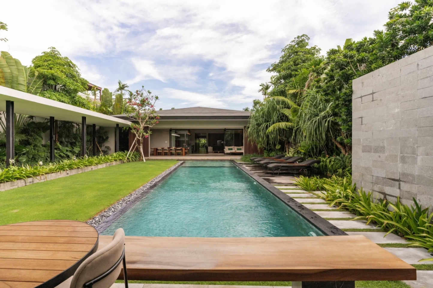 4-bedroom Modern Luxury Villa in Umalas