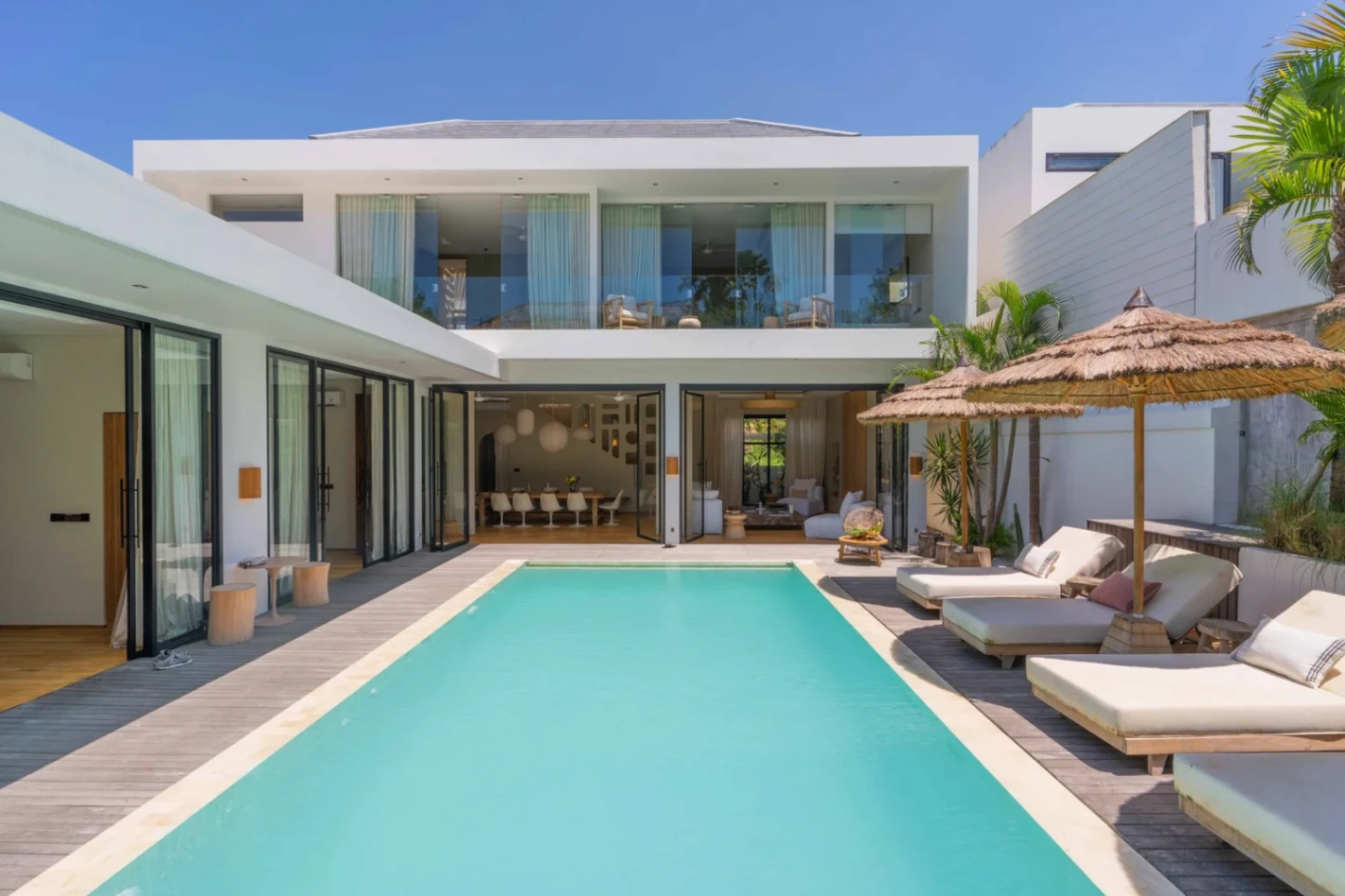 4-bedroom Modern Tropical Villa in Pererenan