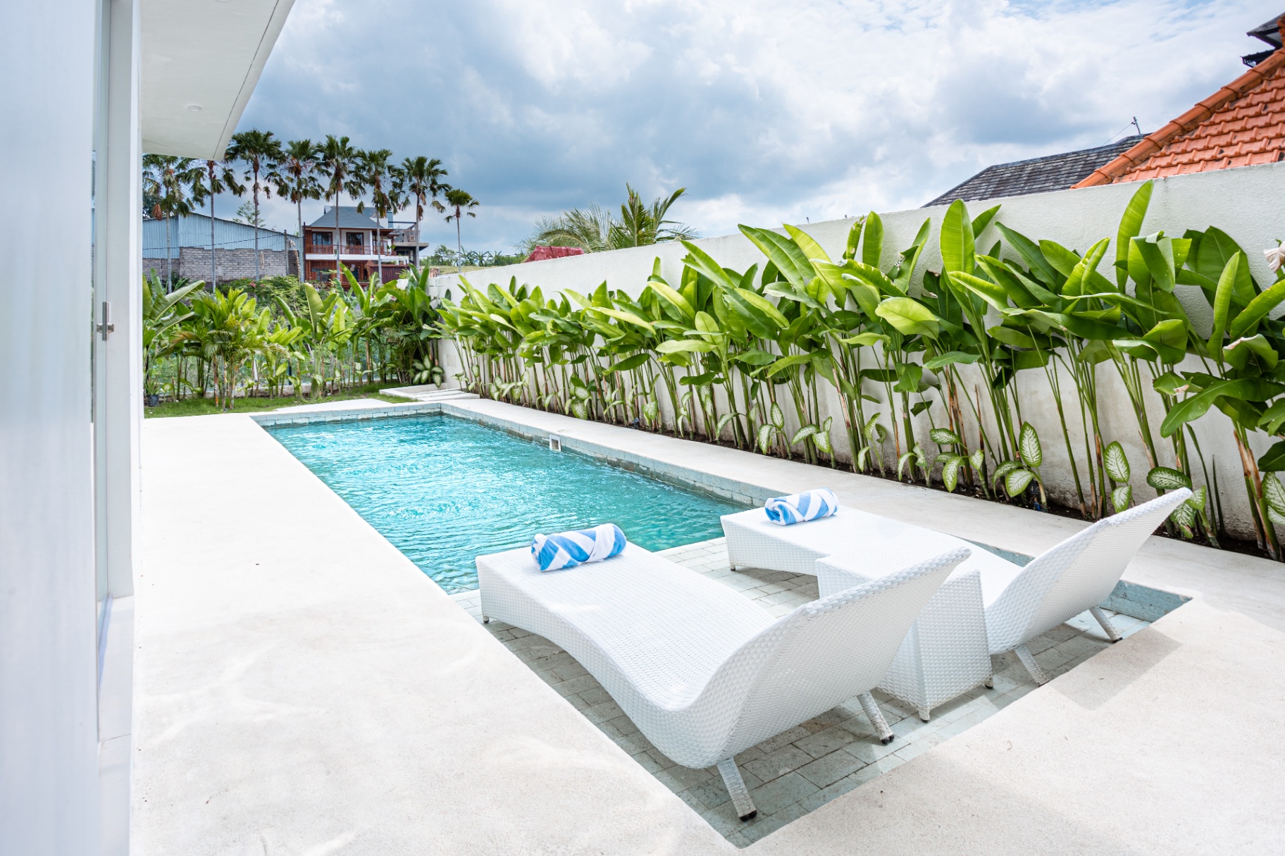 2 bedroom quiet & luxury villa with pool, gym and sauna