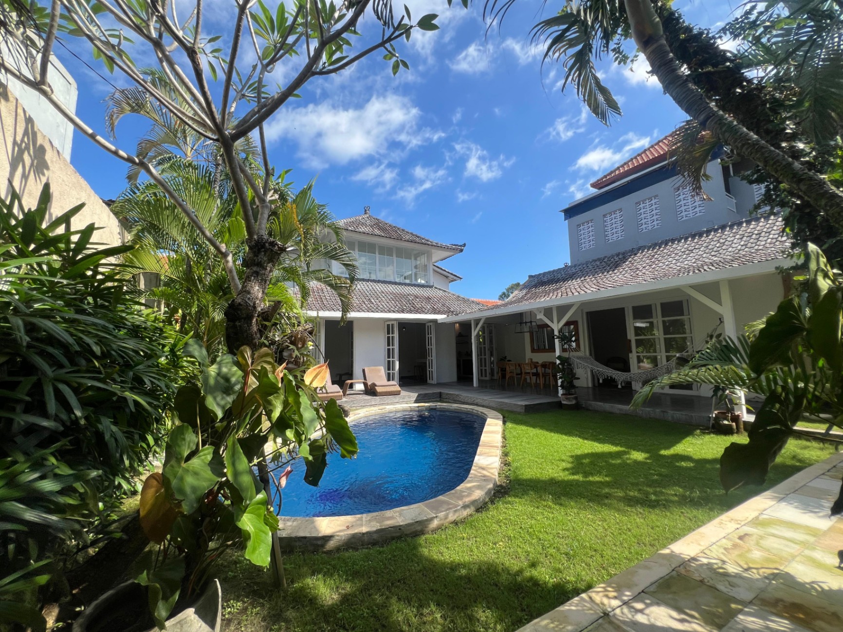 3BR Villa with Spacious Garden in Central Seminyak