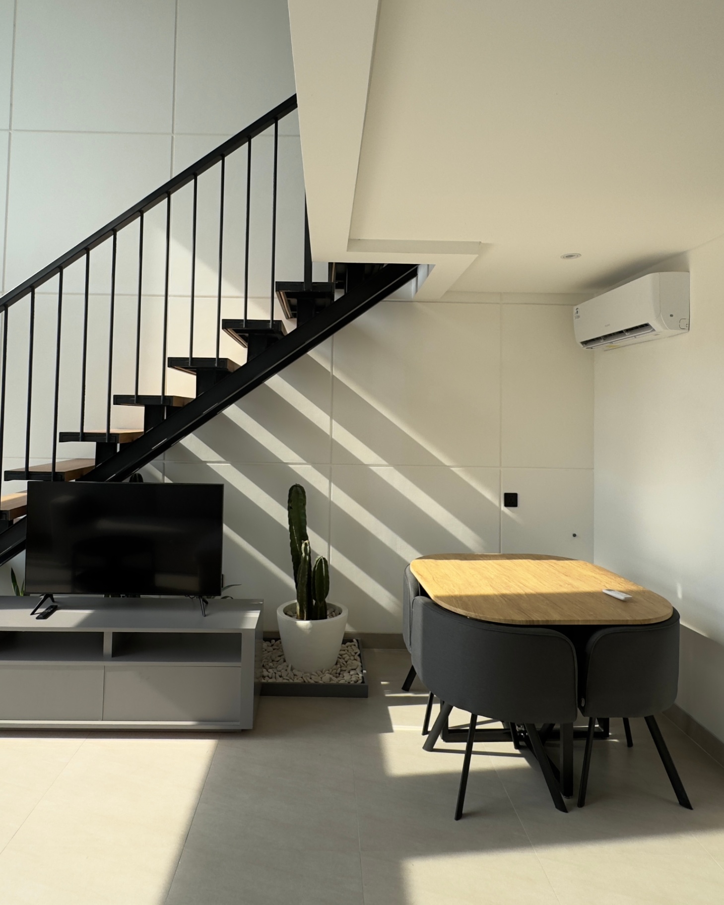 Mezzanine room - The R Apartment Pererenan