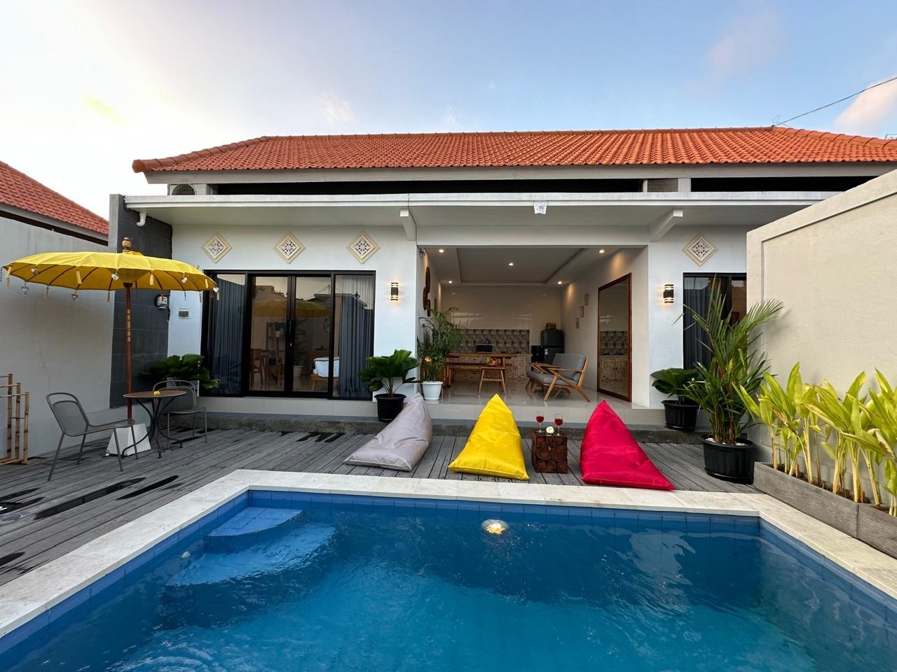 Villa For Rent 2 Bed In Semer,Kerobokan Bali EV-3307