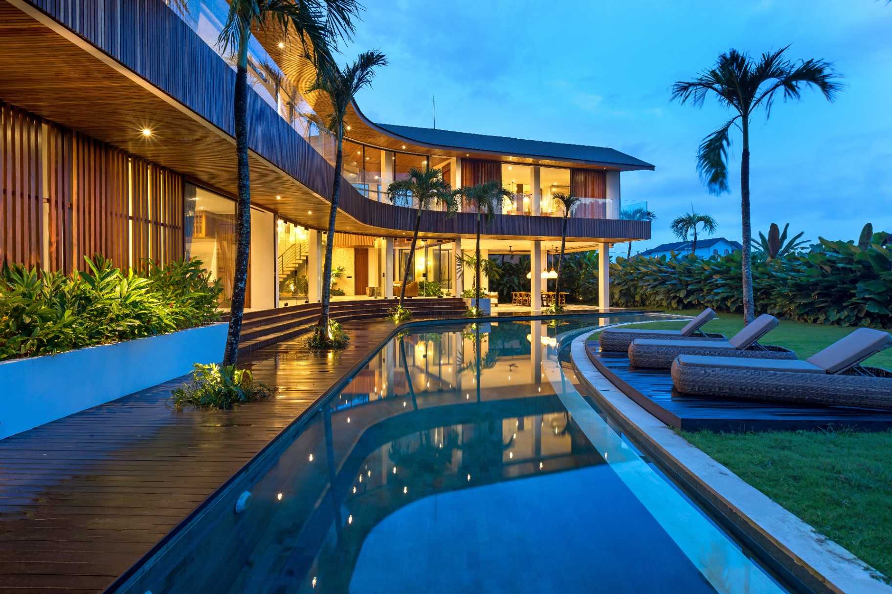 Stunning 5+2 Bedroom Villa by Renowned Spanish Architects Biombo in Pererenan