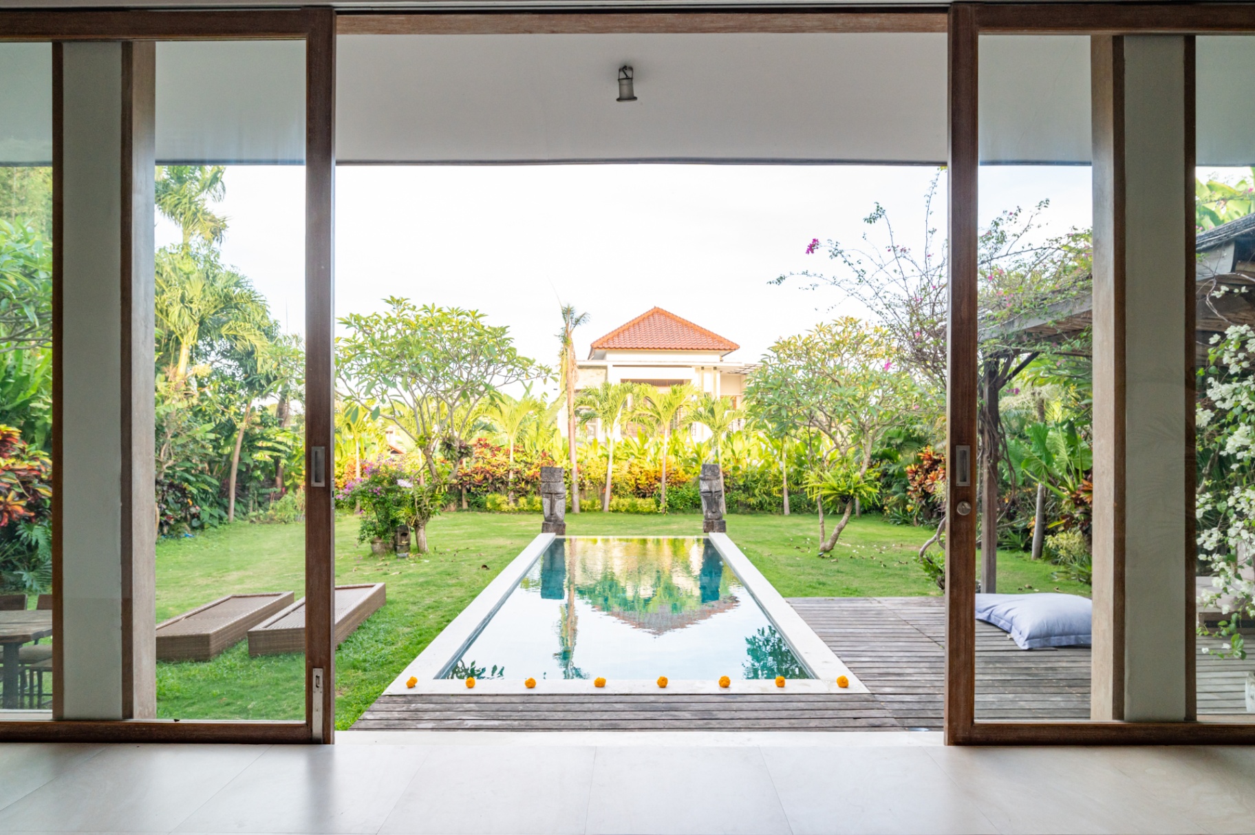 Elegant 5-Bedroom Family Villa with Spacious Garden in Berawa