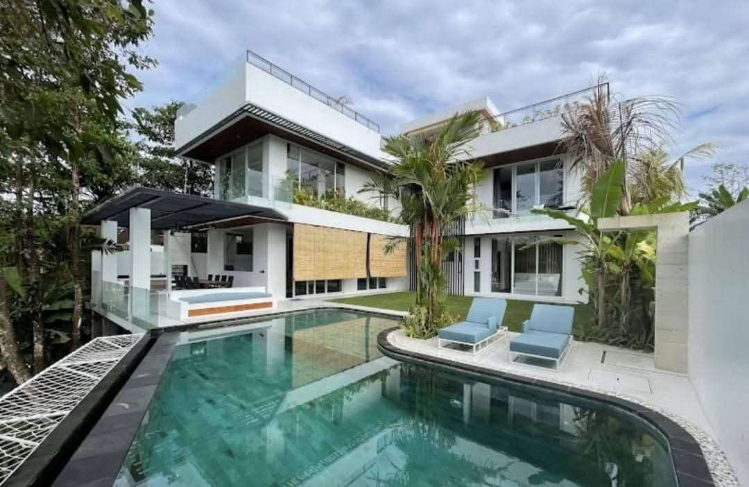 VILLA FOR RENT 4 BEDROOM IN TUMBAK BAYU CANGGU