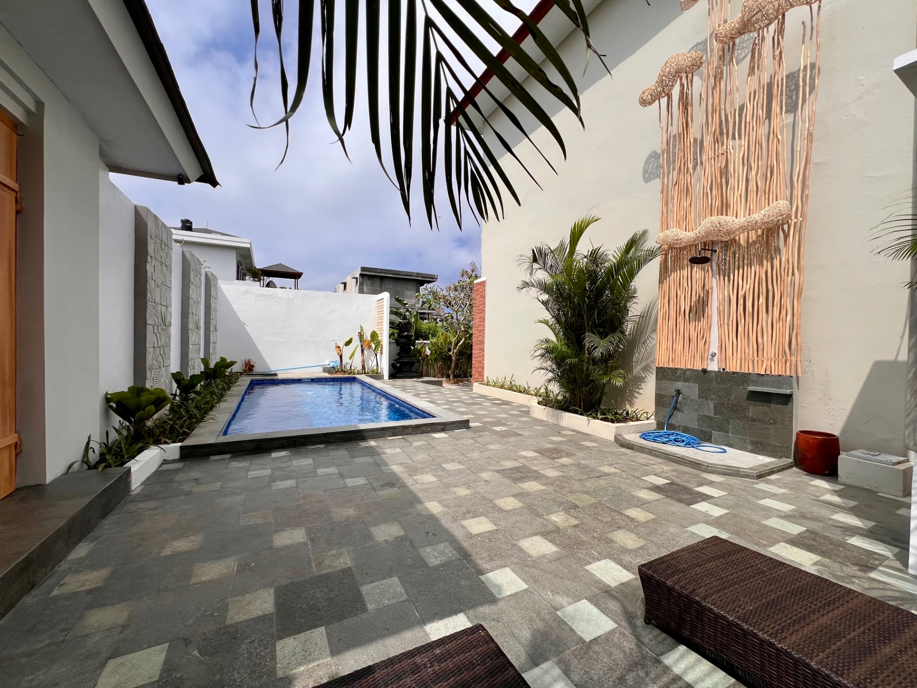 Kubu Deandari Guest House