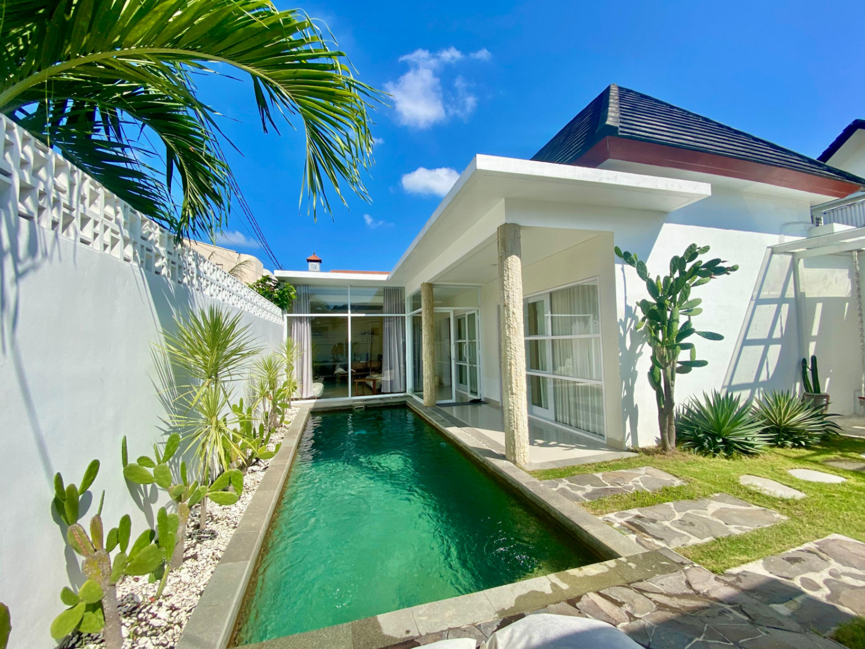 3 BEDROOM VILLA FULLY FURNISHED IN SEMINYAK - AF480