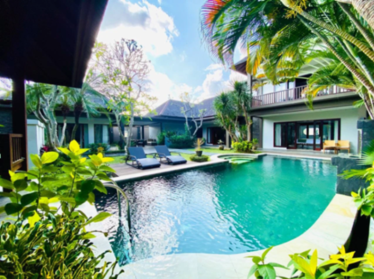 3 Bedrooms Modern Balinece 4 Minutes to Berawa Beach