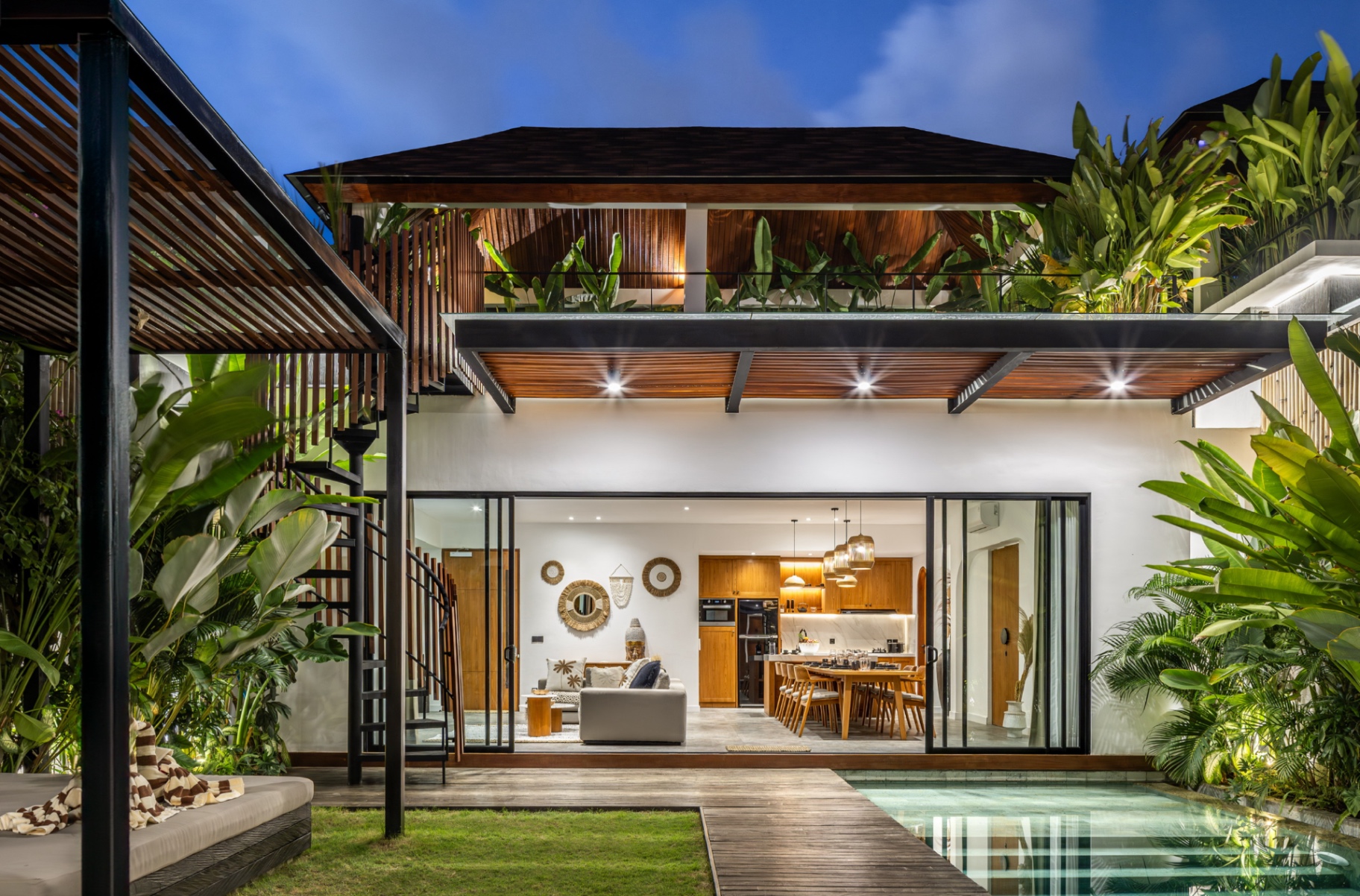 Premium 4-Bedroom Villa – next to Batu Bolong beach, Canggu