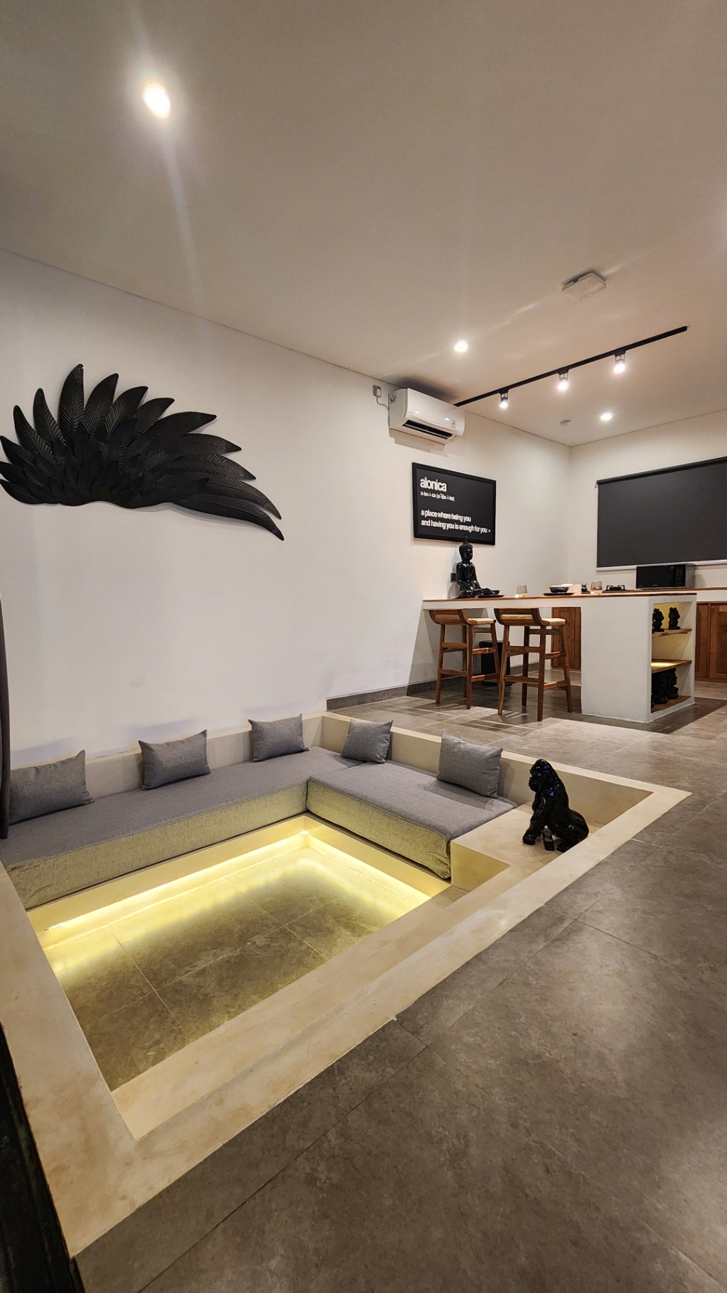 Villa For Rent Modern 1 Bed Tibubeneng Badung EK-3098