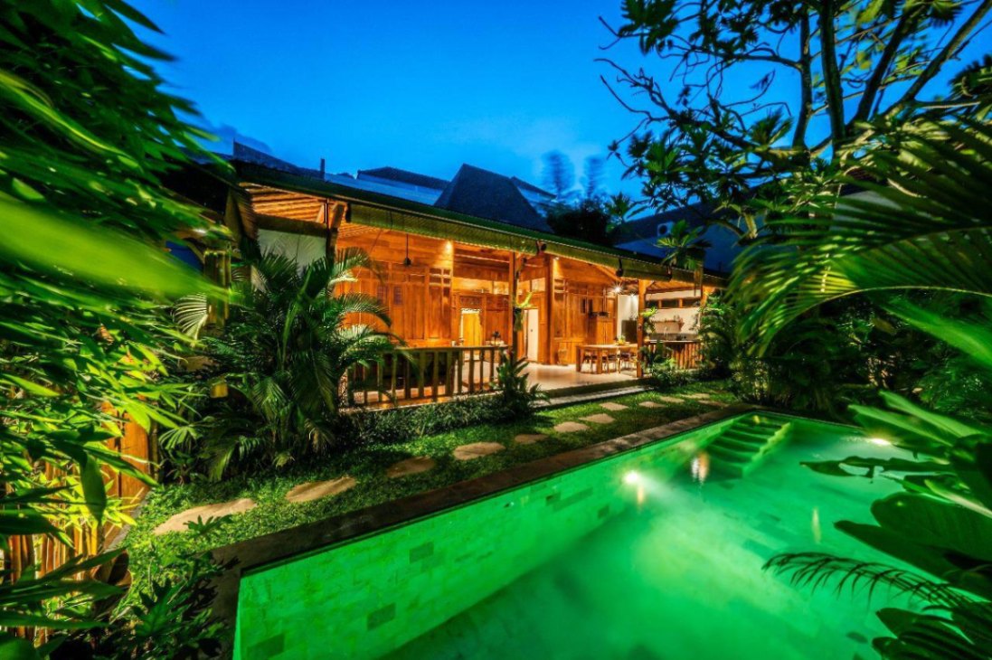 Modern Joglo 3 Bedrooms Villa in Babakan Canggu