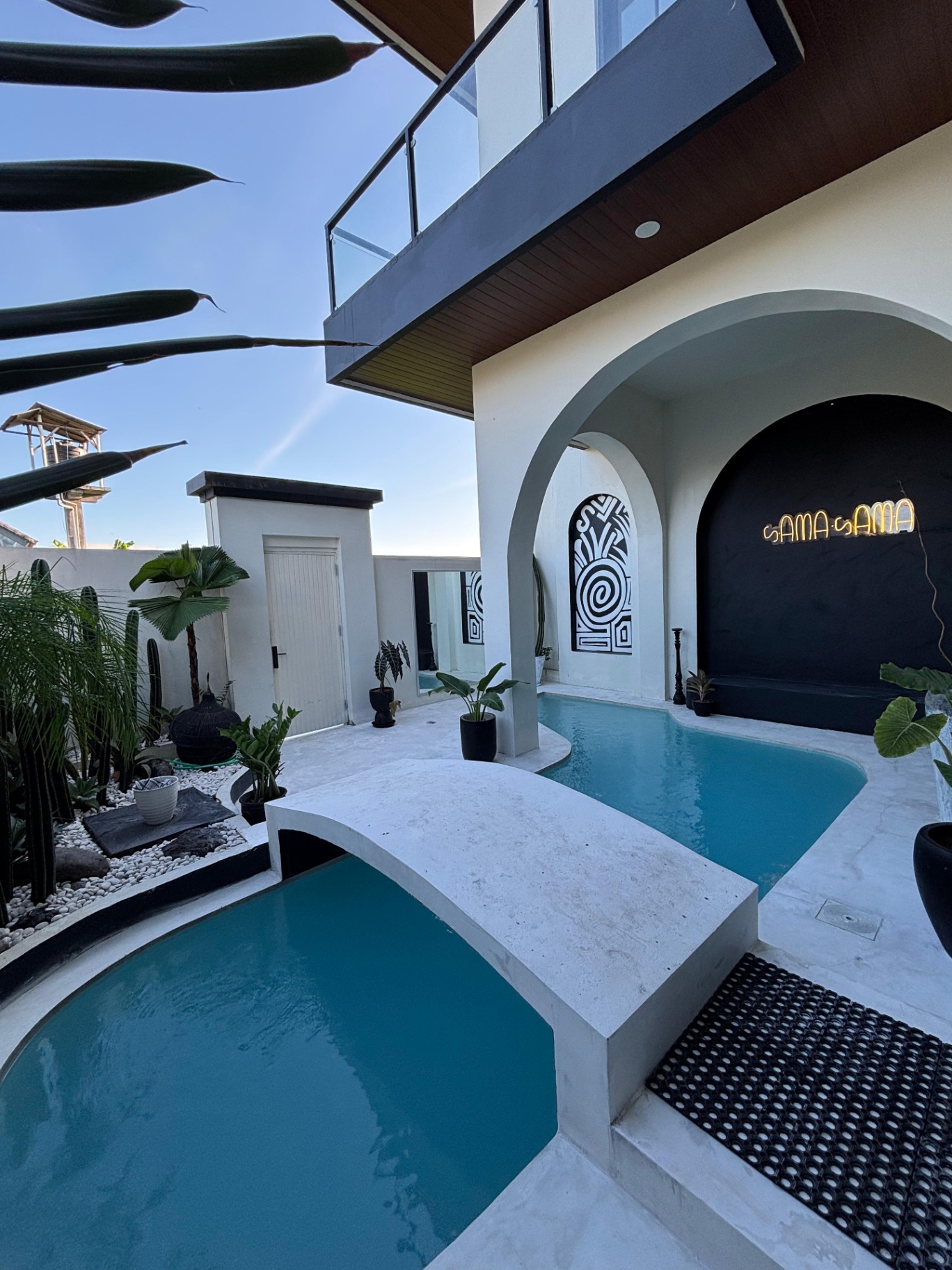 Stunning 2BR Villa w/ Rooftop & 2 Pools