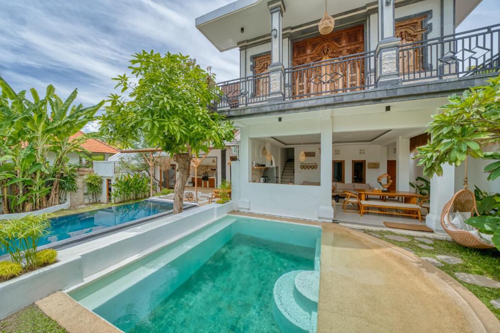 Villa For Rent Astana 9 Bed Pererenan,Canggu EK-2511