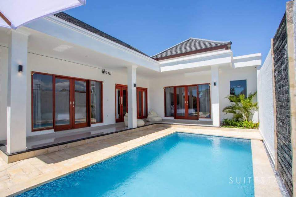Modern 2 Bedrooms Villa in Tibubeneng Canggu