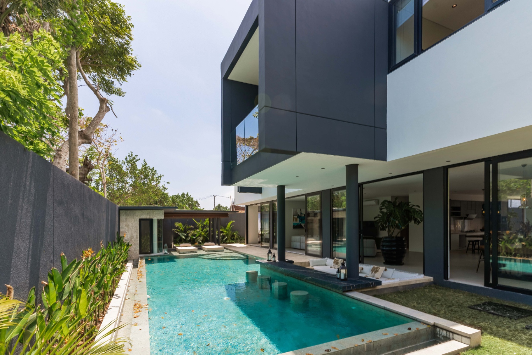 5-bedroom Stunning Modern Villa — Steps Away from Pererenan Beach