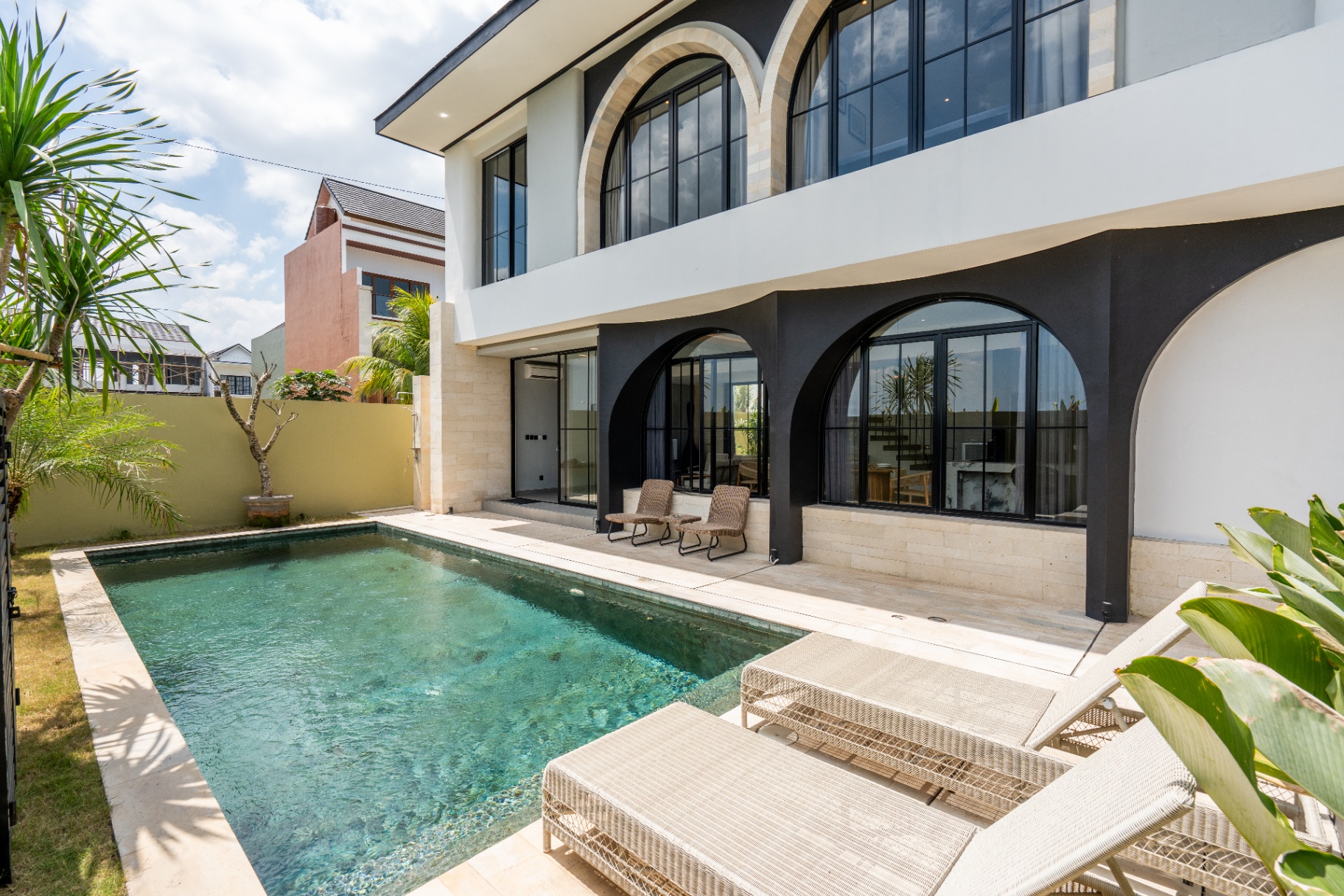 La Reggia Uno - 2BR Private Pool Villa with Office