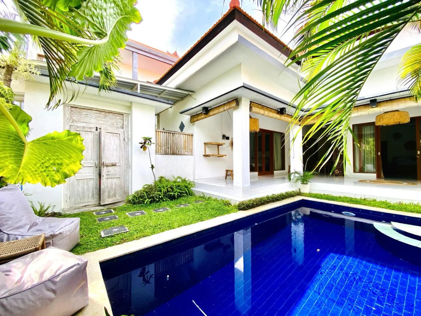 3 BEDROOM MODERN BALINESE VILLA FOR MONTHLY RENT IN PERERENAN