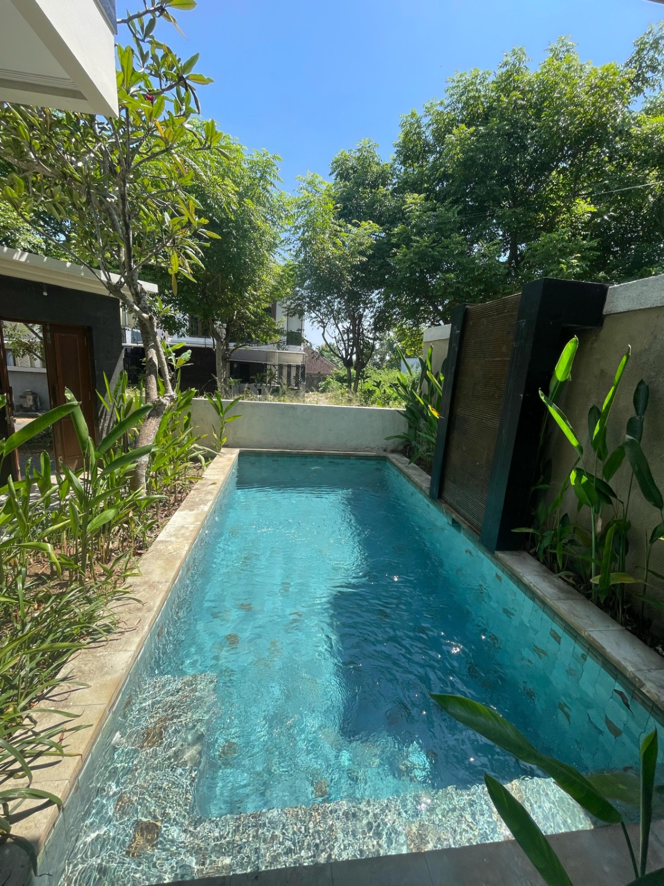 DO 378- FOR RENT VILLA JIMBARAN KONTEMPORER STYLE ONE GATE SYSTEM N