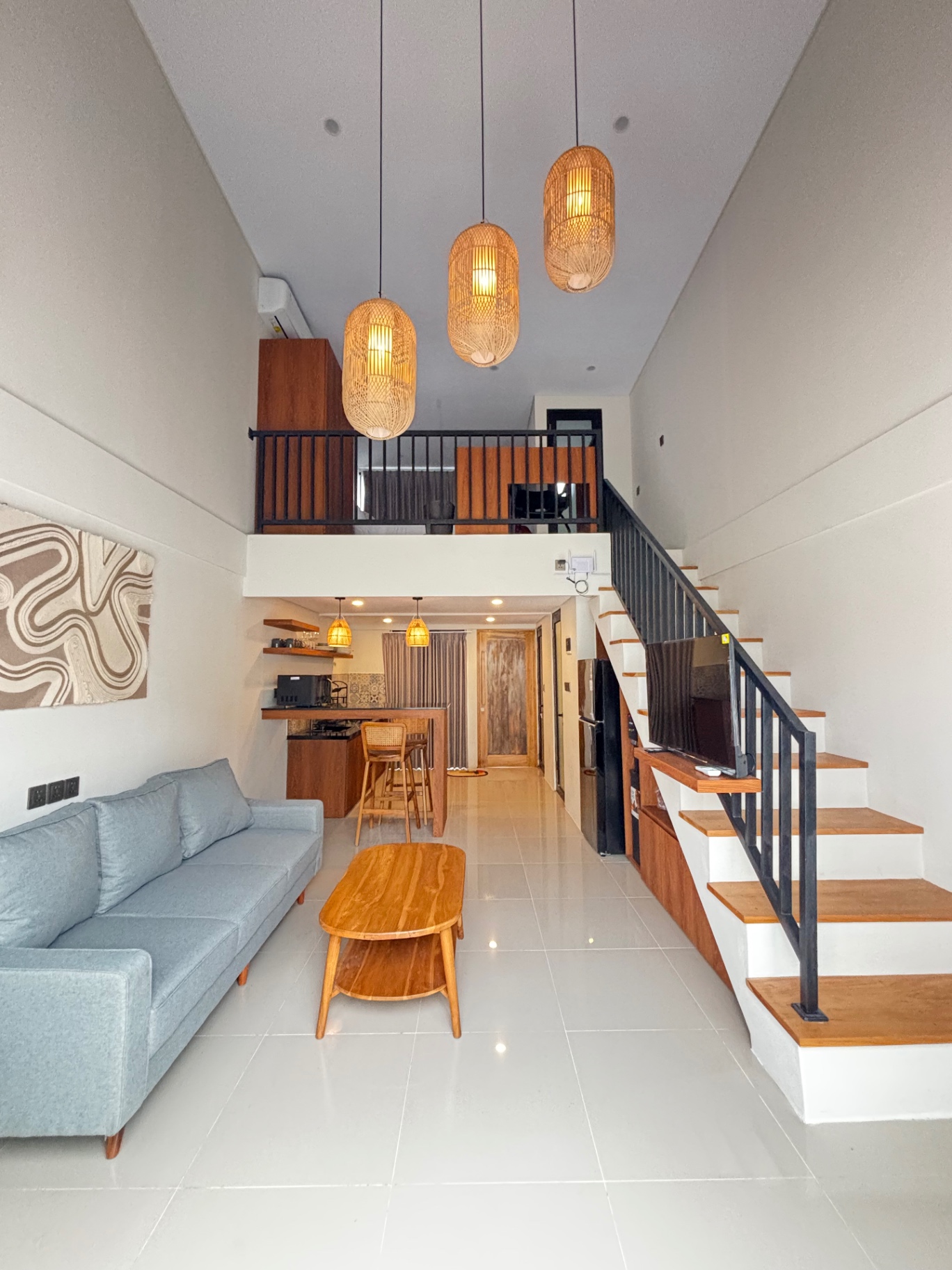 BRAND NEW 1 BEDROOM LOFT APARTMENT WITH PRIVATE POOL 5 MINUTE TO OBSIDIAN GYM