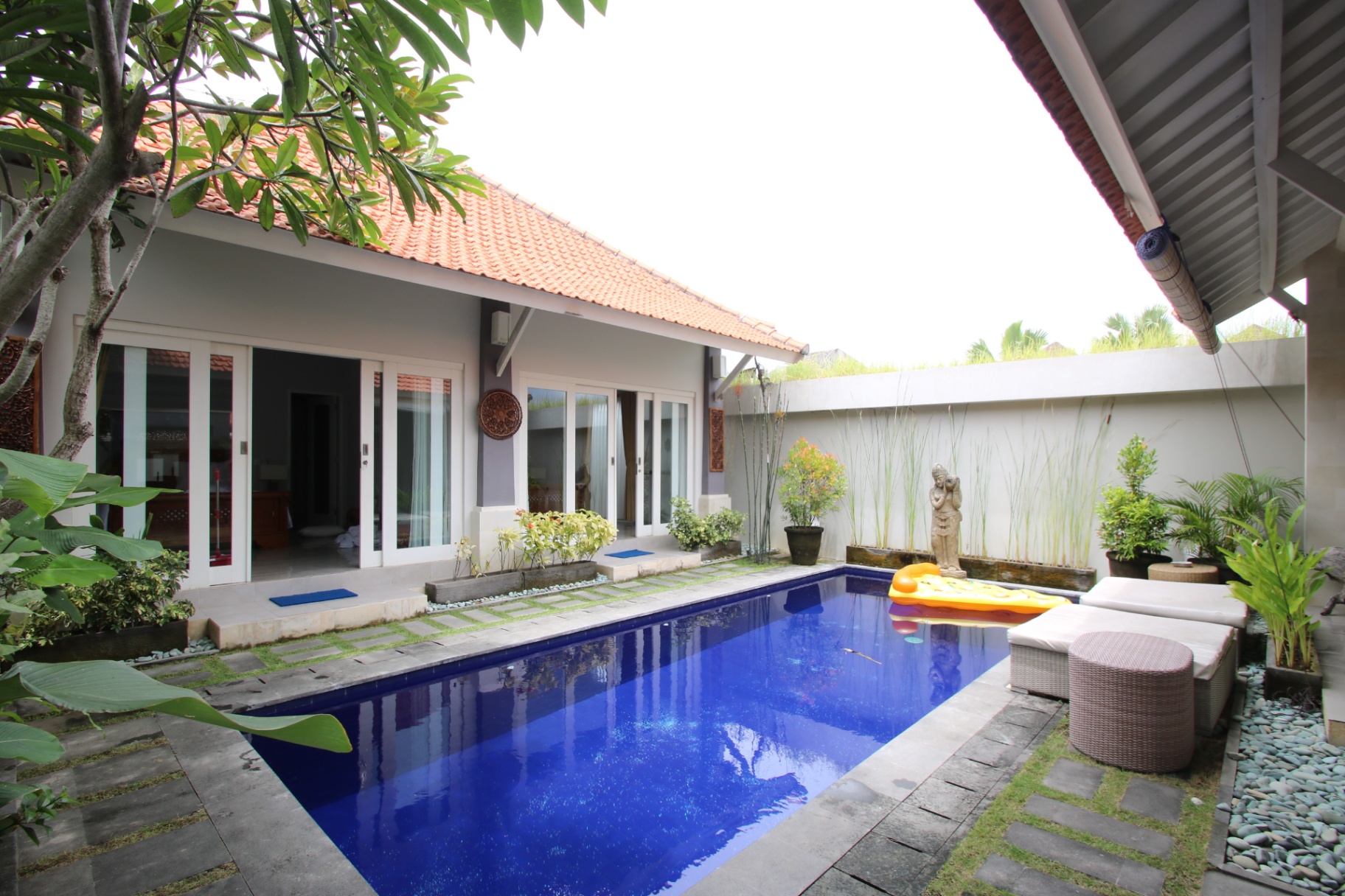 3BR VILLA FOR RENT AT UMALAS | AR 734 