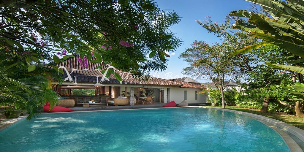 4BR VILLA JOGLO FOR RENT AT UMALAS | IP 383