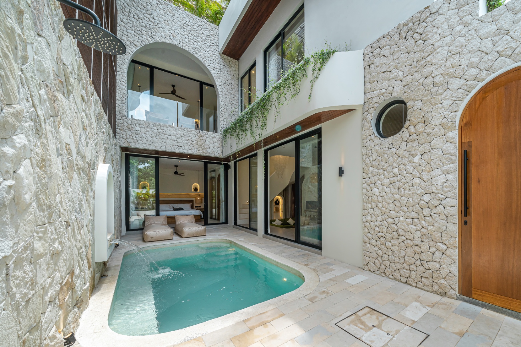 Villa West Heaven KL 1 – Brand New 3BR Villa with Jacuzzi & Rooftop in Balangan!