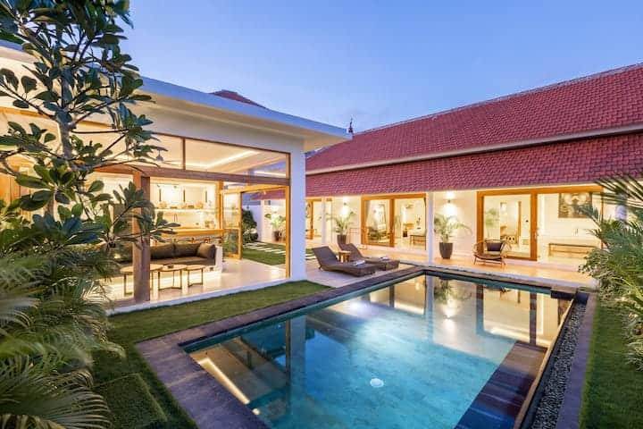 PO-32 FOR RENT VILLA 3 BEDROOM IN TUMBAK BAYU