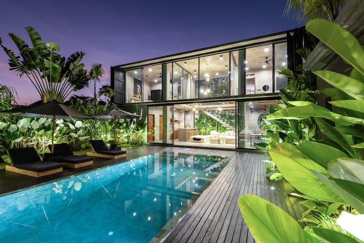 Tumbak Bayuh 3- bedroom villa minimalis