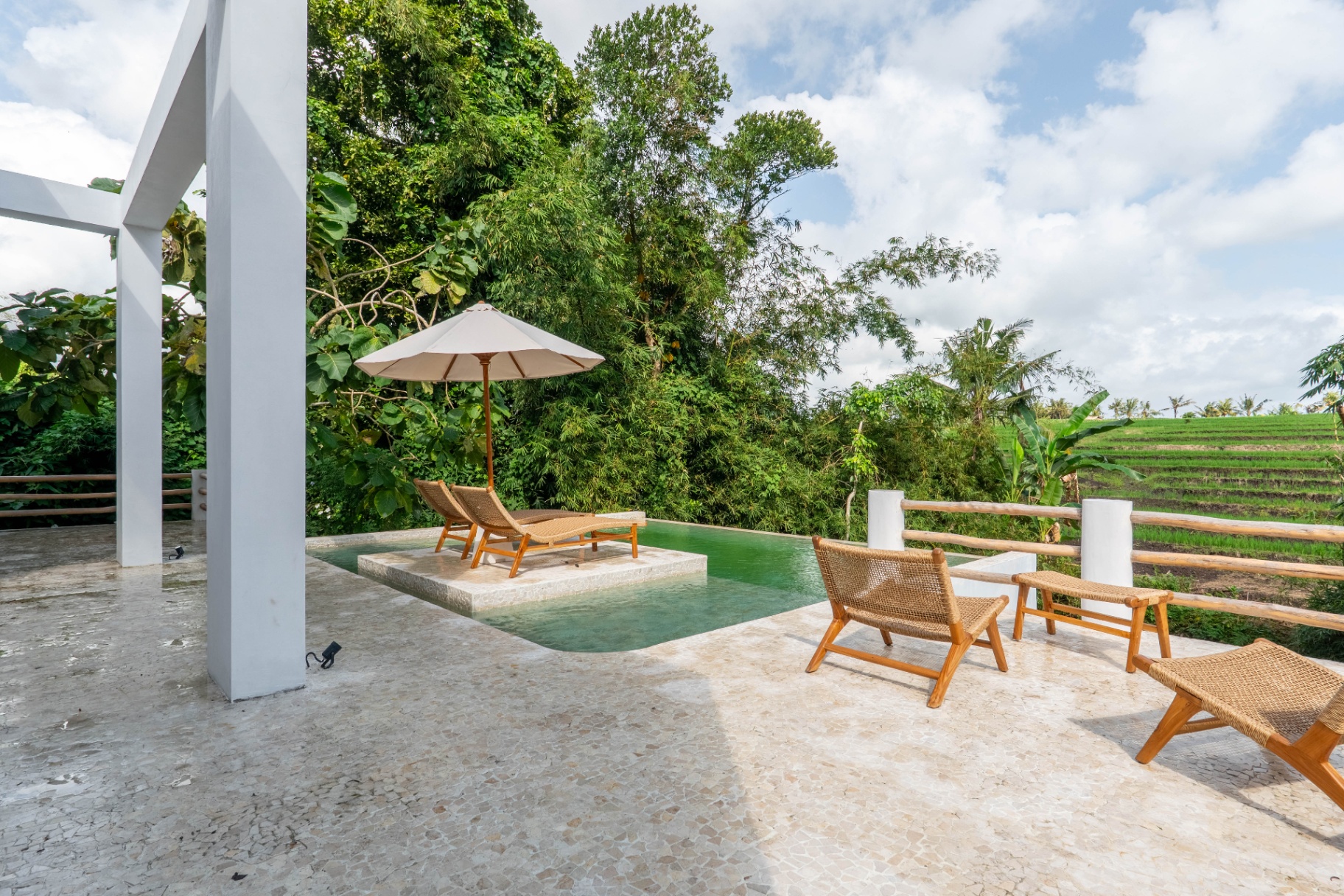 Modern Riverfront Villa w/ Rooftop – Tabanan