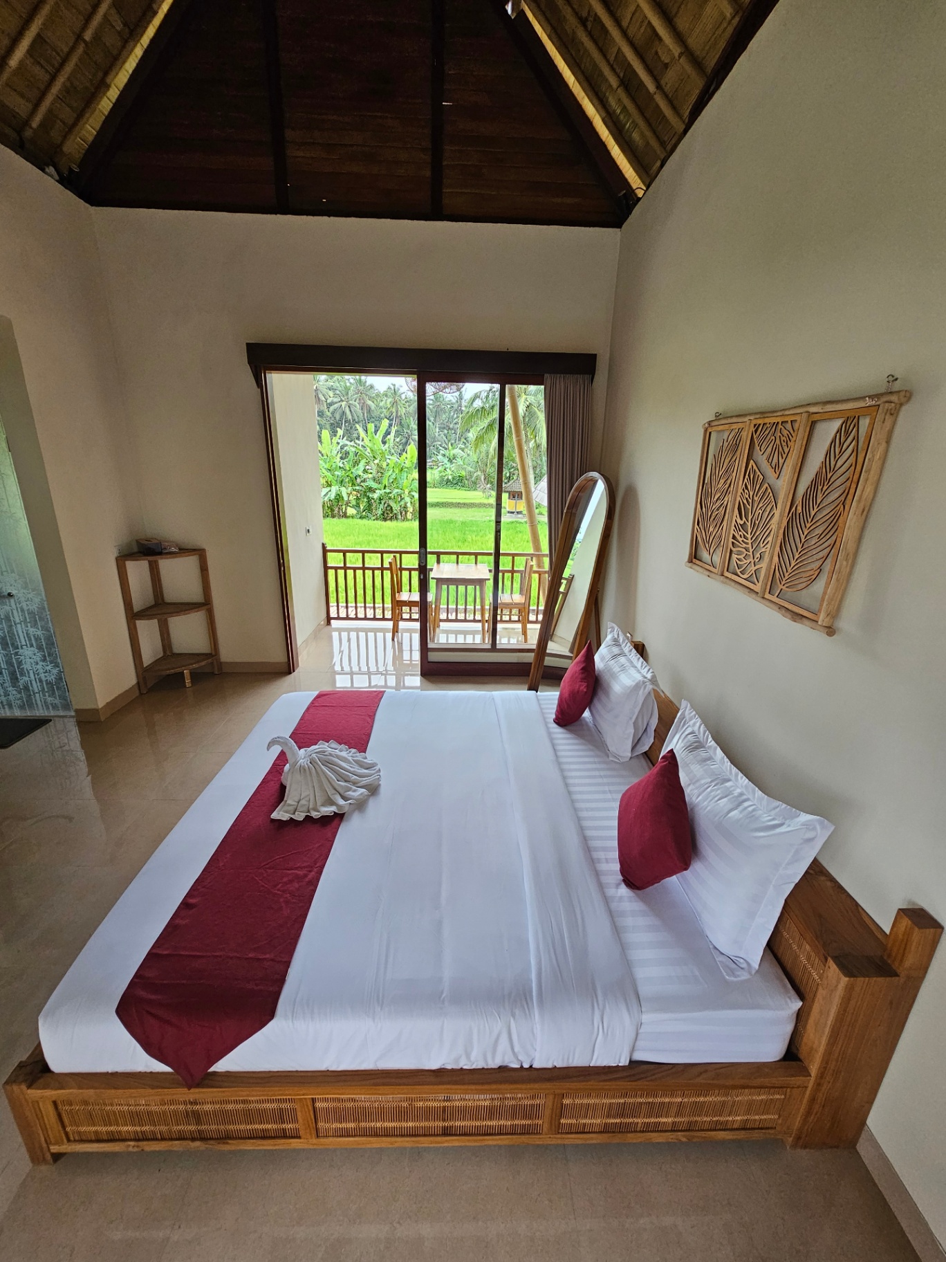 Ubud Balcony Rice Field View Villa with Infinity Pool and StarLink Internet