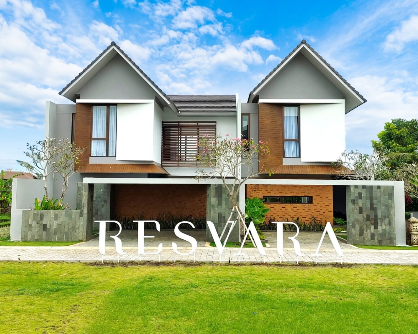 Resvara - 3BR Private Pool Villa in Ciputra