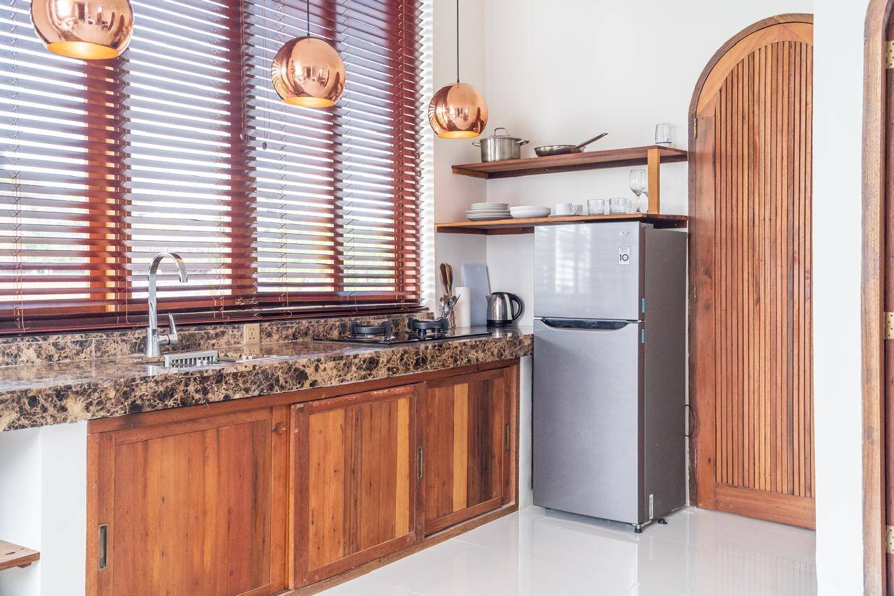 Oceanview Studio w/ Rooftop Jacuzzi