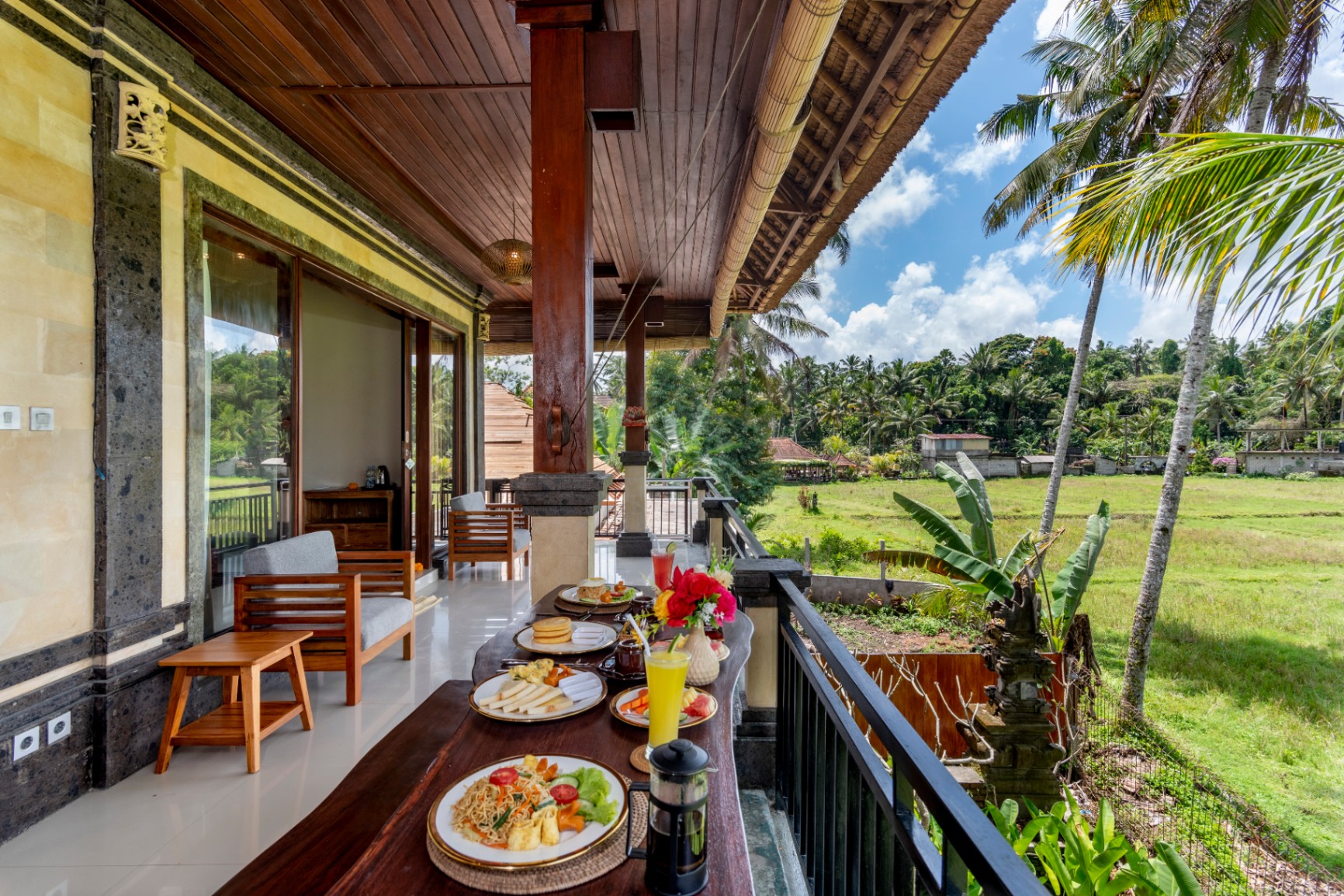 1 BEDROOM WITH KITCHEN AND BATHTUB AND RICEFIELD VIEW