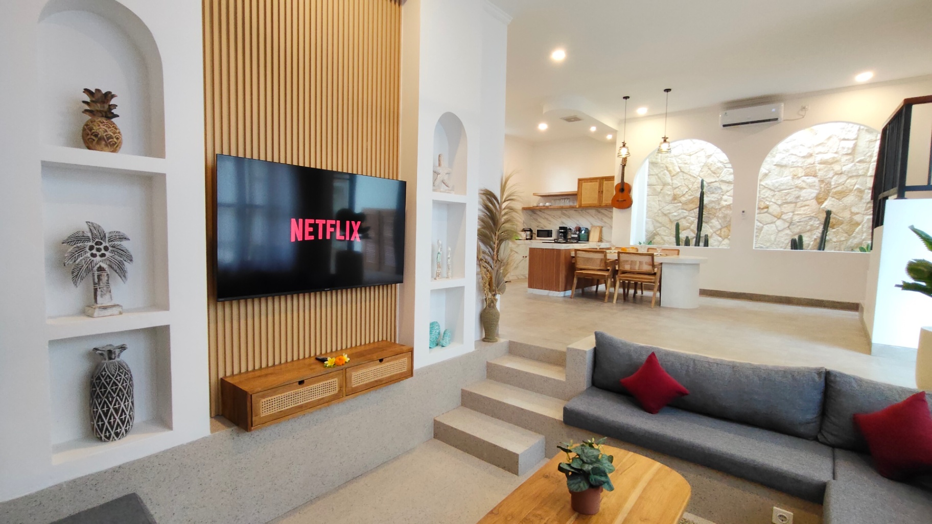 Villa Candra – Modern Luxury Pool Villa near Kedungu Beach