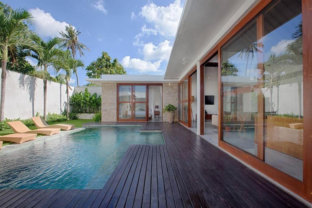 2-Bedroom Tropical Modern Villa – Tumbak Bayuh