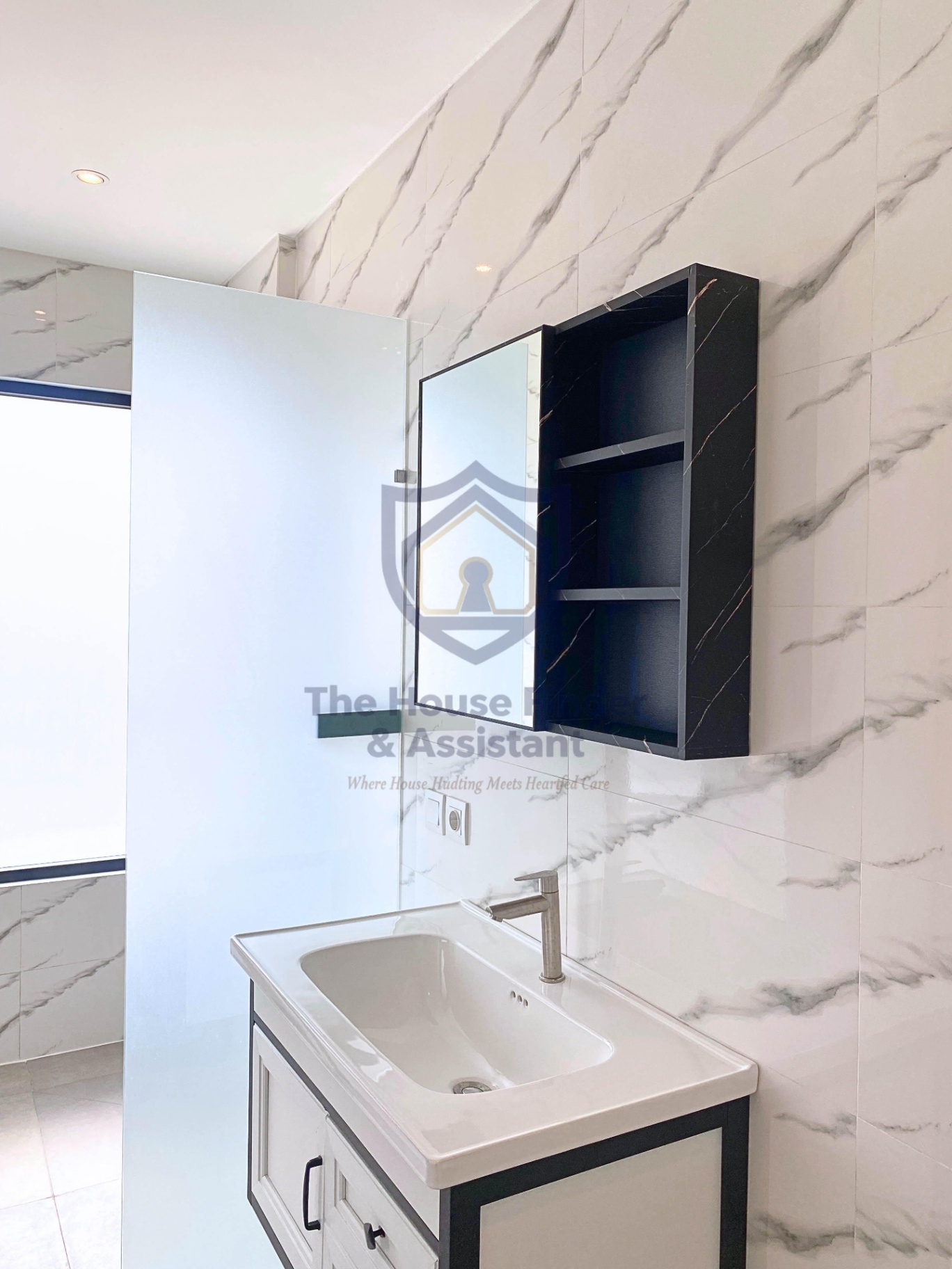 Spacious & Sun-Drenched 3-Bedroom Villa | Garden & Terrace