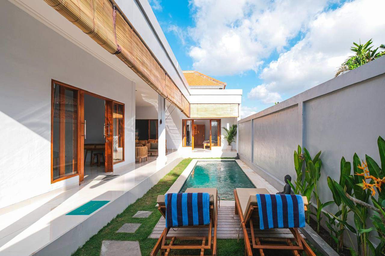 3 BEDROOM VILLA FULLY FUNRISHED IN PADANG LINJONG - AF511