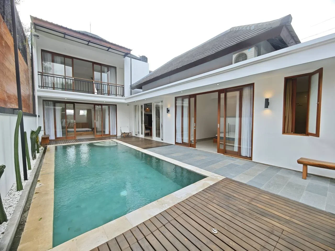 3 BEDROOM VILLA CLOSE TO PERERENAN BEACH