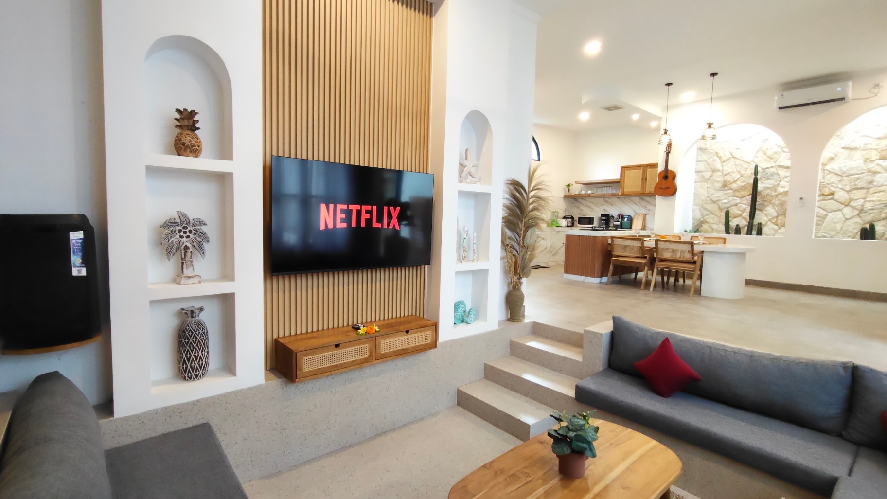 Modern 2BR Pool Villa Near Kedungu Beach