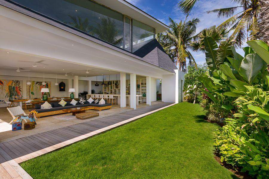 EZ- FOR RENT VILLA 4 BED IN BERAWA CANGGU