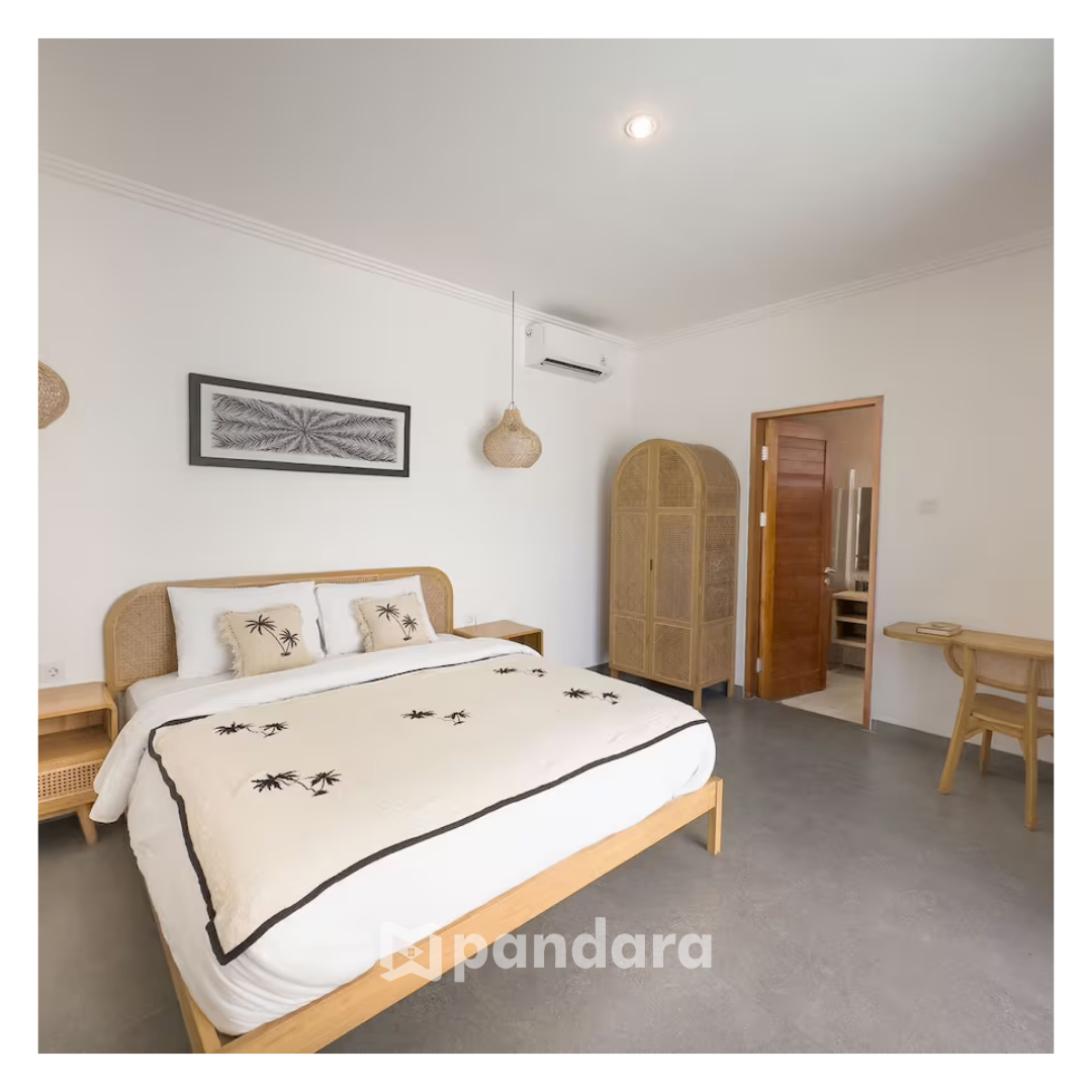 NEW Modern 3BR Villa | Quiet Oasis in Central Canggu | FAST WiFi & Desk in Every