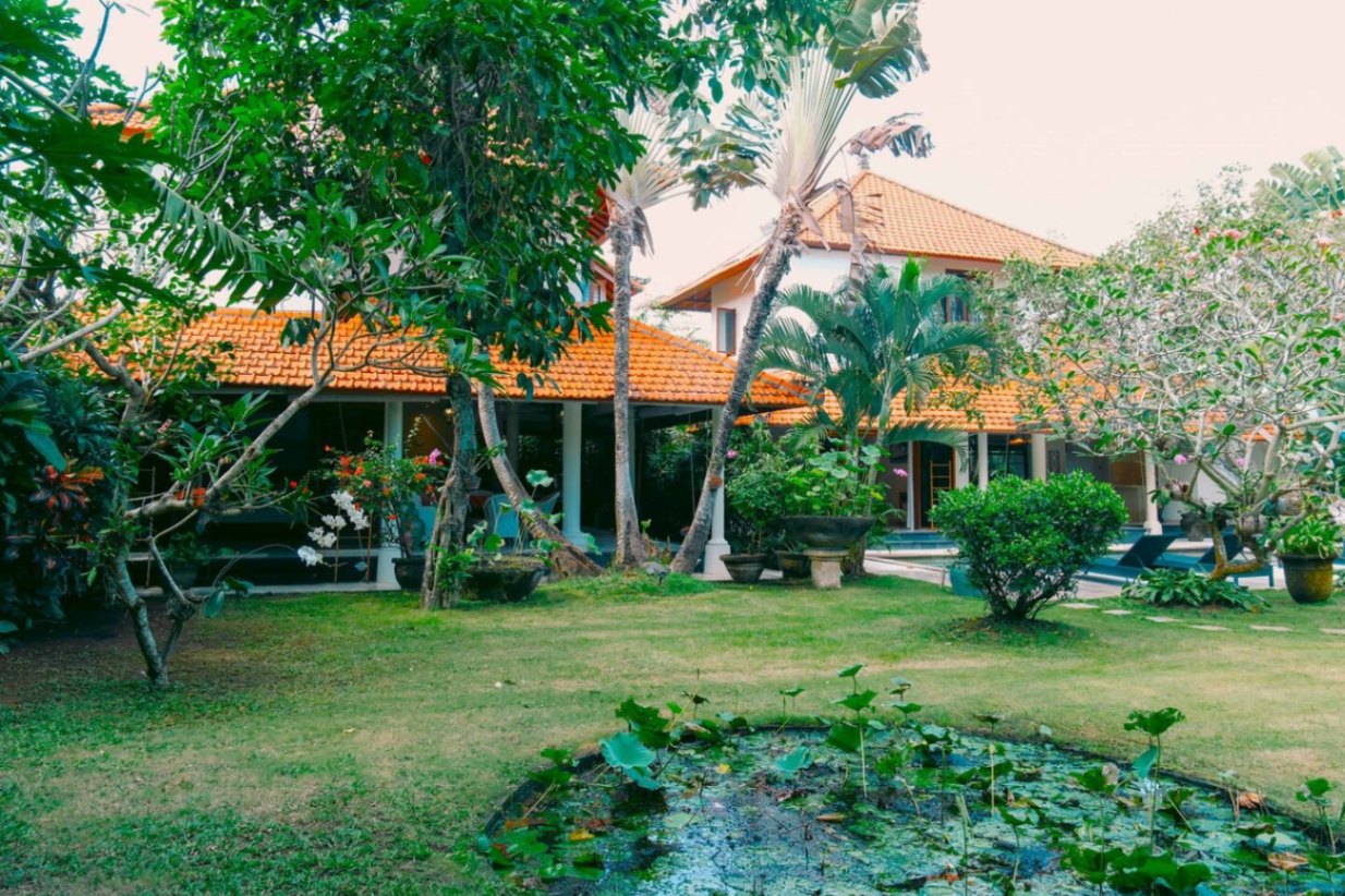 4-Bedroom Villa with Lush Garden Sanctuary in Pererenan