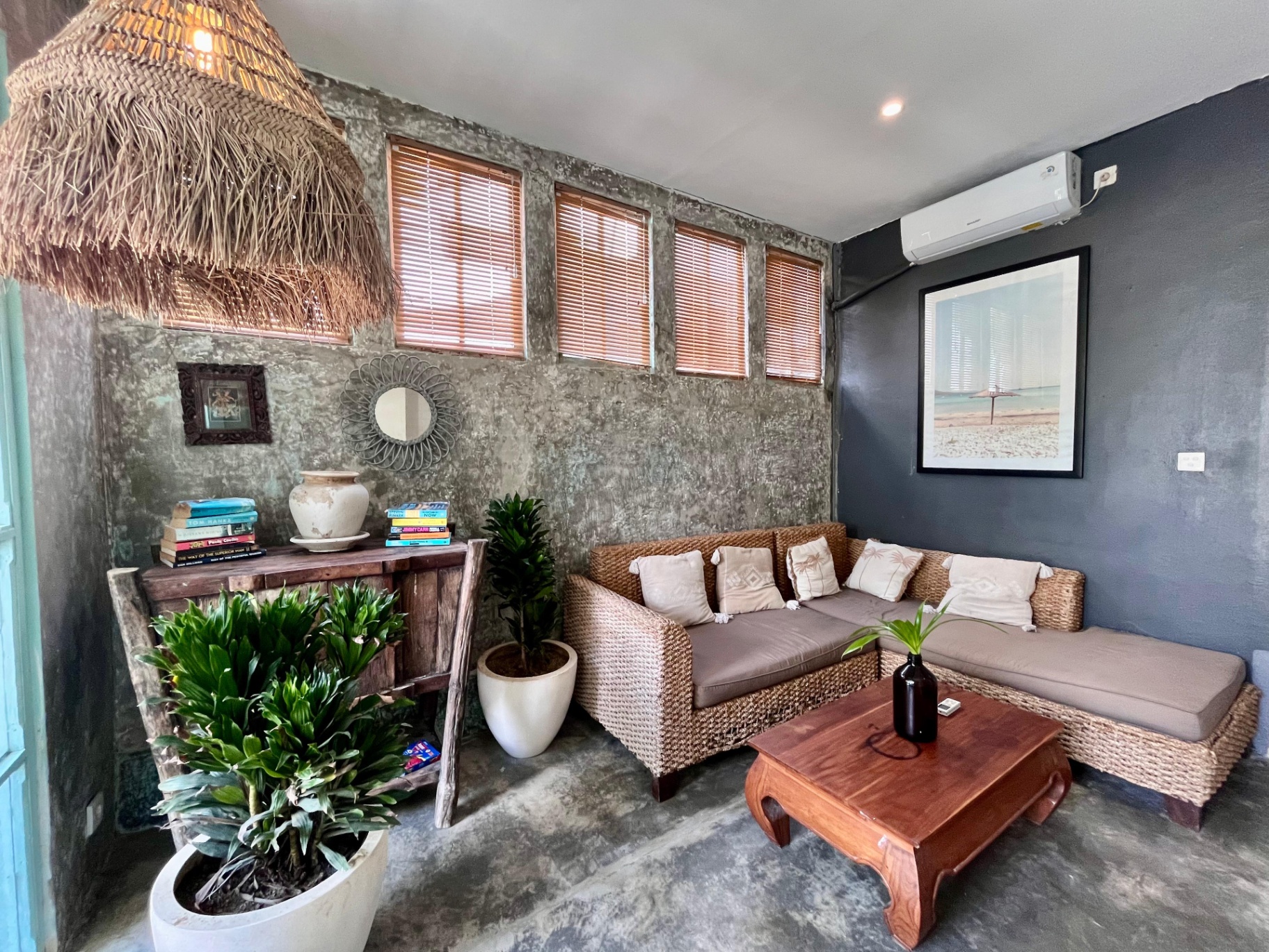 1BR Pool Villa Umalas1 between Canggu & Seminyak HUGE DISCOUNT BUILDING NEXTDOOR