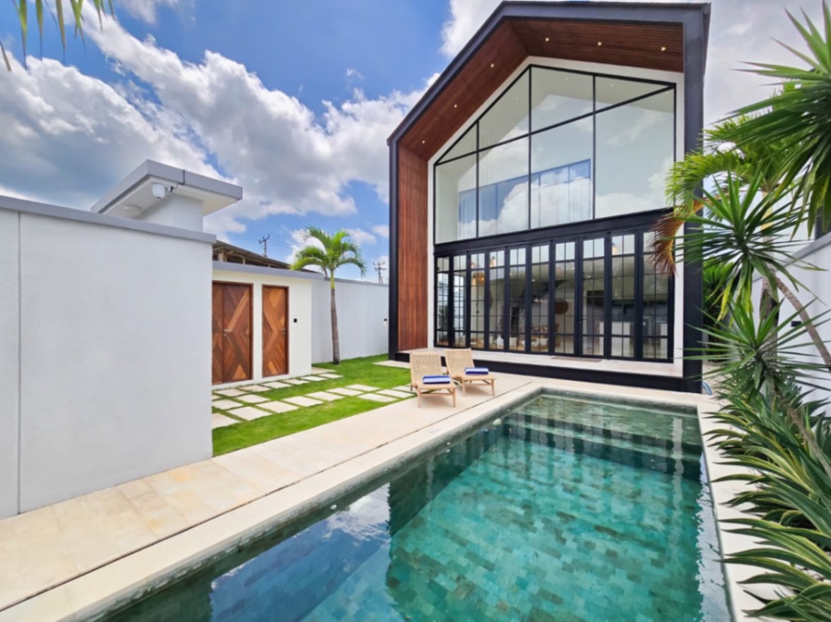 YN-02 FOR RENT VILLA 3 BED IN TUMBAK BAYU